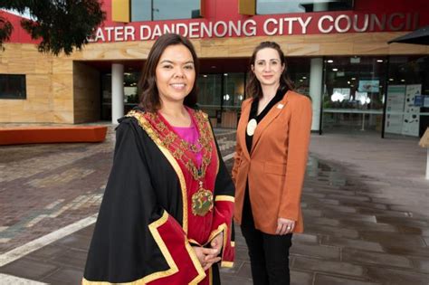 Smooth handover for Dandenong’s new mayor.